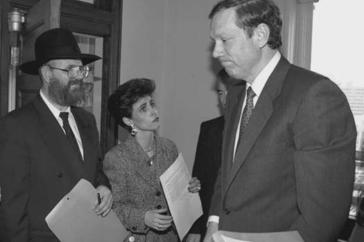Gov. George Pataki meets with with Chesed and Devorah Halberstam, whose son Ari was shot and killed.