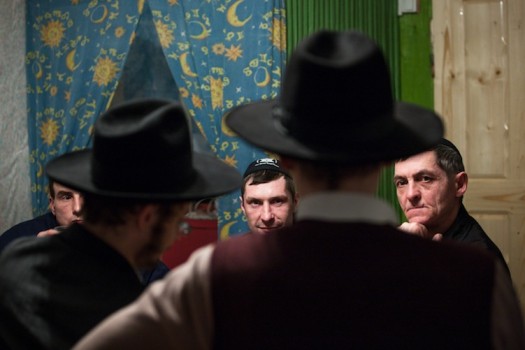 Young Chabad rabbis from Moscow speak with prisoners.