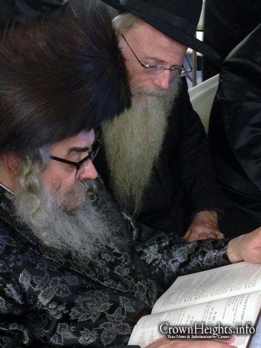 Satmar Rebbe Learns Torah Of The Rebbe Rashab • CrownHeights.info ...