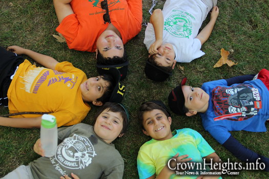 Campers Hikers Reach Greater Heights • Chabad News