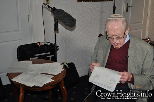 Dr. Ephram Jaffe, the 94 year old brother of Reb Zalman, reading his letter from the Rebbe from 1960.