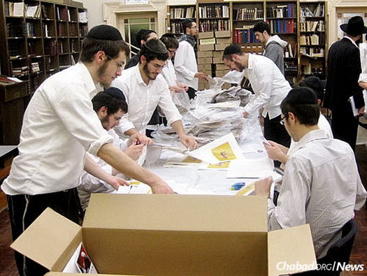 In the weeks before Passover, students at the Yeshivah Gedolah in Melbourne, Australia, devoted time to packaging and distributing thousands of hand-baked shmurah matzahs.