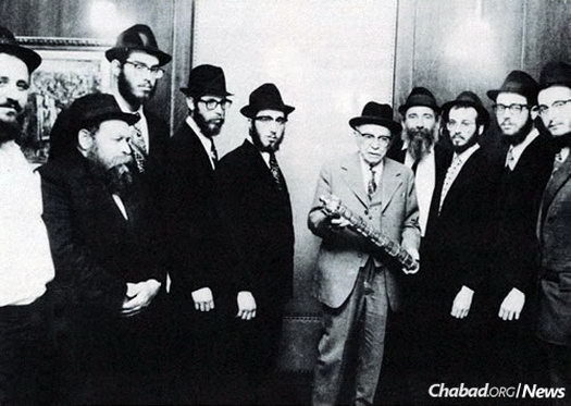 The Chabad-Lubavitch shluchim of 1973 with Zalman Shazar, the third president of Israel