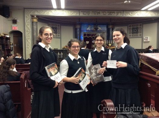 Lubavitch HS girls Embark on Recording Stories of the Rebbe    – Chabad News, Crown Heights News, Lubavitch News