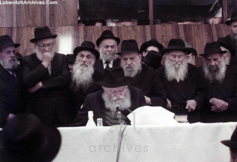 Weekly Unique Photos of the Rebbe | CrownHeights.info – Chabad News ...
