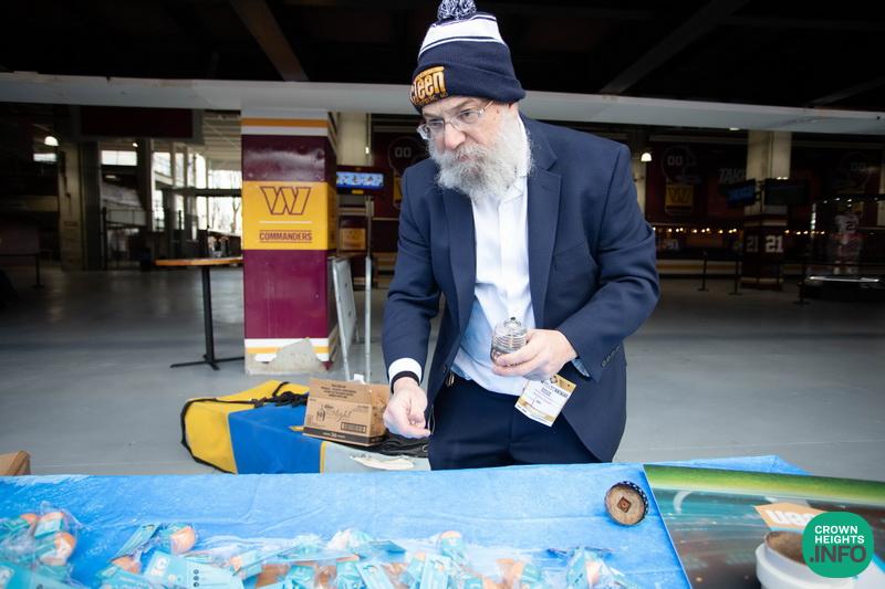 NFL 'Sunday Night Football' Features its First Menorah-Lighting - CTeen and  local Chabad centers team up to bring lighting to countless fans 