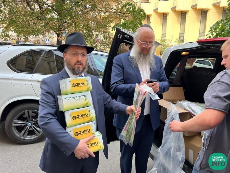 Despite War, Ukrainian Jewry Prepares for Uplifting Sukkot