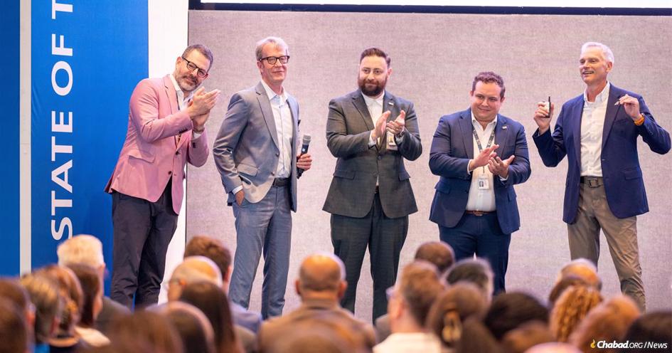 American Airlines Honored For Compassion Shown Ahead of Slain Bondi Rabbi’s...