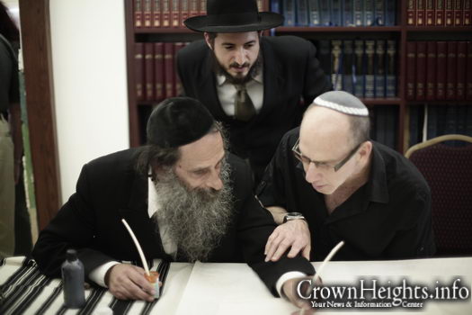 Writing of Sefer Torah for Reb Dovid Bryn Begins • CrownHeights.info ...